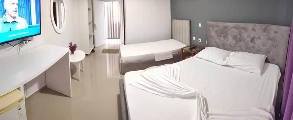 Hotel Elisabet Sarandë Buitenkant foto