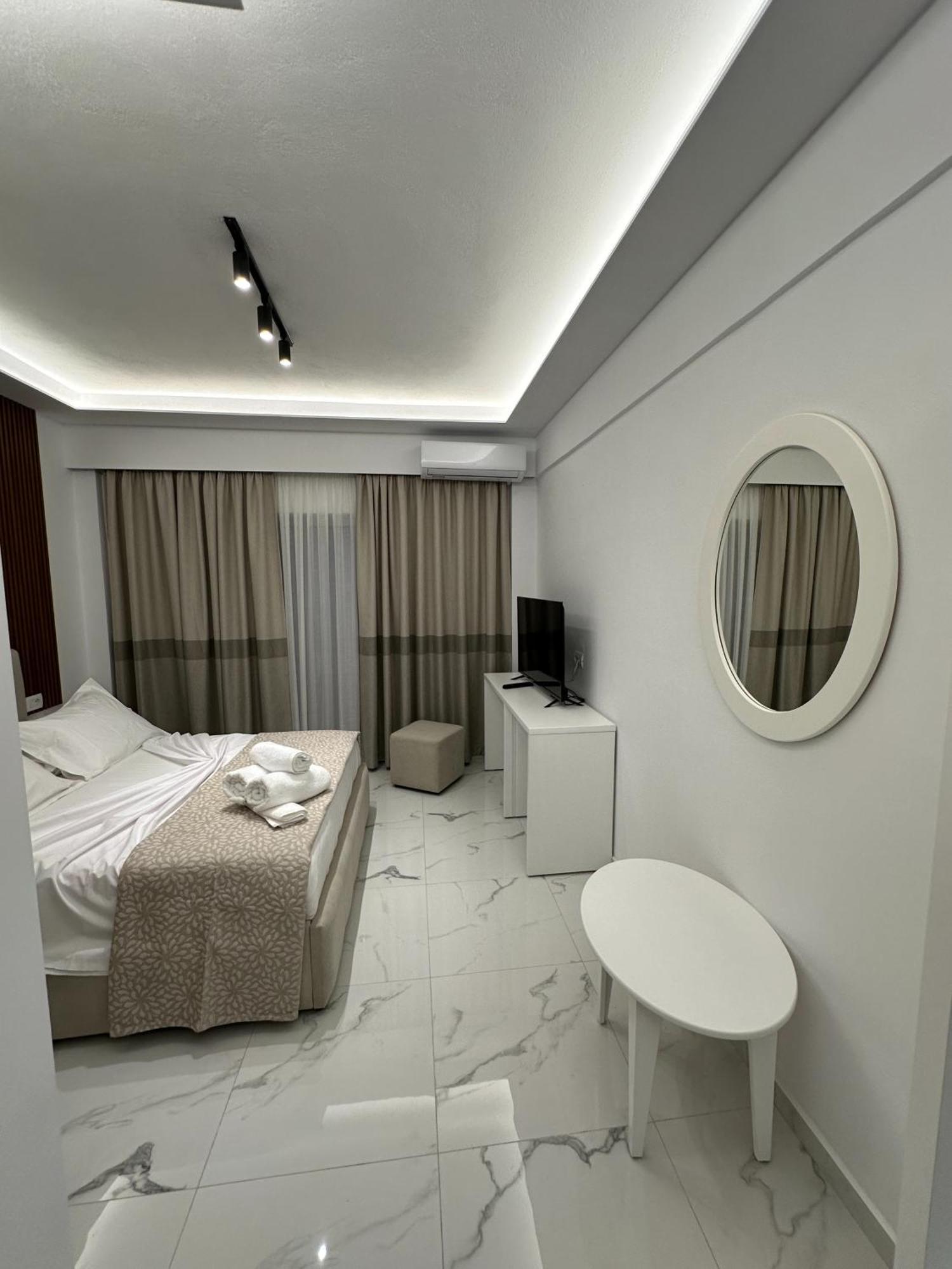 Hotel Elisabet Sarandë Buitenkant foto