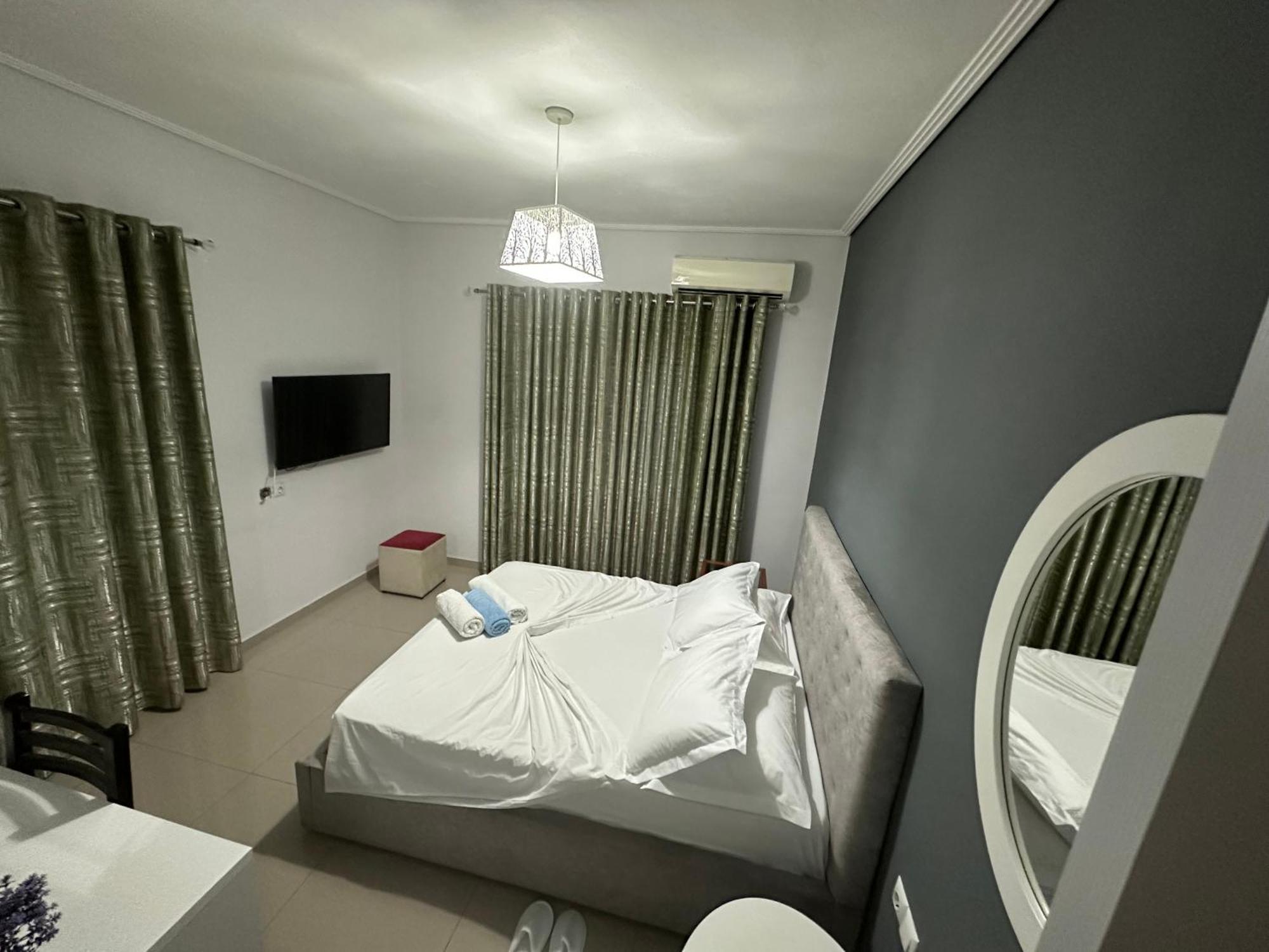 Hotel Elisabet Sarandë Buitenkant foto