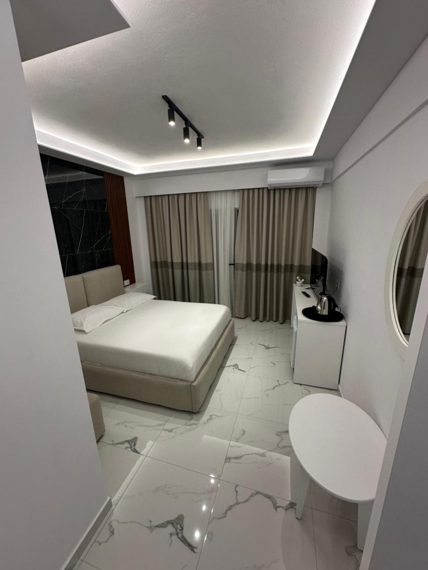 Hotel Elisabet Sarandë Buitenkant foto