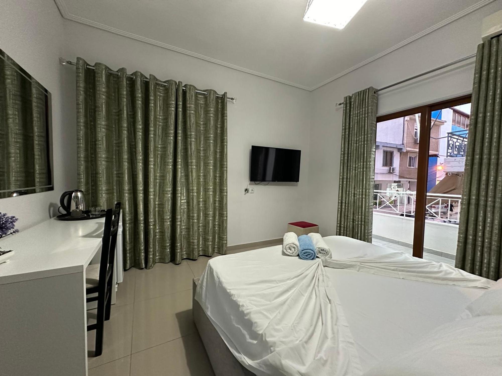 Hotel Elisabet Sarandë Buitenkant foto