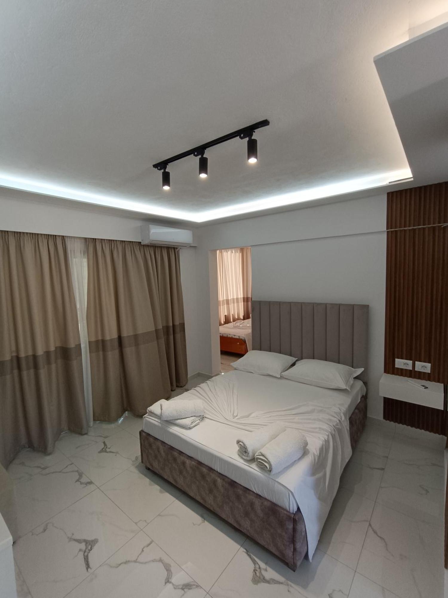 Hotel Elisabet Sarandë Buitenkant foto
